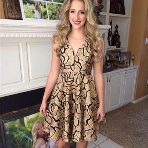 Soieblu Gold and Black Dress Size Small